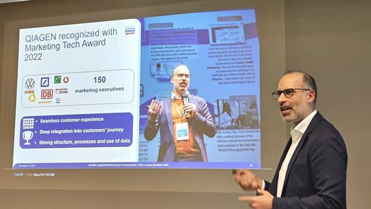 Im vergangenen Wintersemester, am 11. Dezember 2024, hielt Dr. Martino Saracino (Director Marketing Analytics, Research & TechOps bei QIAGEN) im Rahmen der Marketing-Veranstaltungen von Prof. Dr. Kemper einen Gastvortrag am Fachbereich Wirtschaftswissenschaften der Hochschule Düsseldorf (HSD).